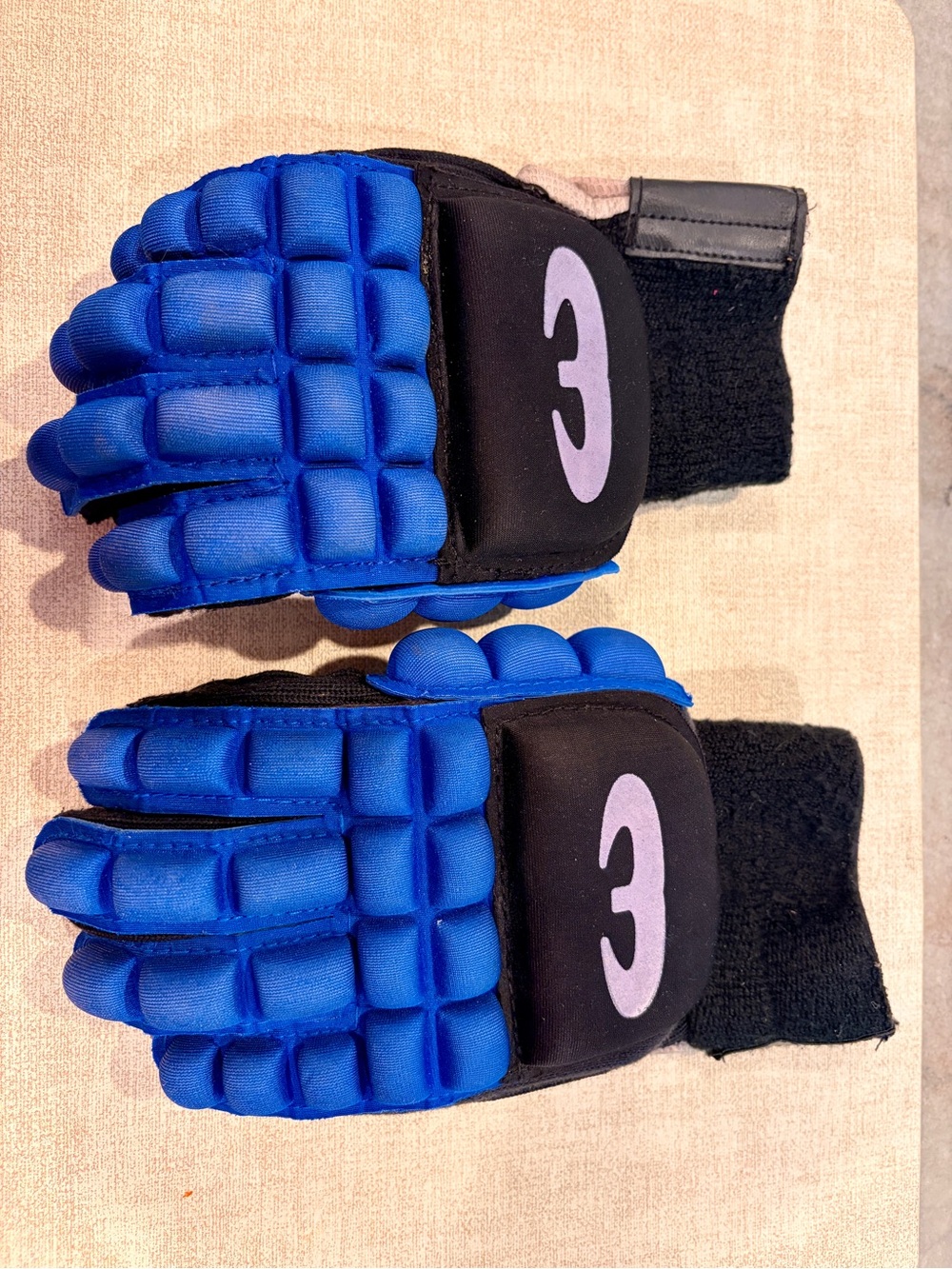 Small field hockey gloves